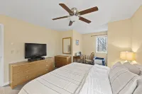 Two bedroom Condo With Mountain View And Fireplace - balcony