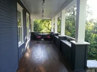 Craftsman Duplex in Old Town Issaquah - Free Wi-Fi - Wifi