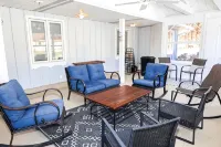 Family Friendly Retreat, Sleeps 12+, Full Basketball Court, Large Inground Pool - Pools