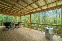 Cozy Cottage in Rayburn Country-Pet Friendly-King Suite/Pool Table! Sleeps 10 - 4-Star
