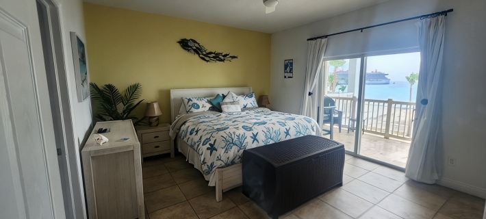 Stunning Caribbean Ocean Views Centrally Located - Golf Cart Arrangements Hotele w: Bailey Town