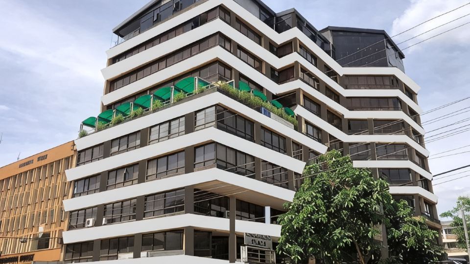 The Crossroads Hotel, Westlands