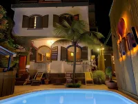 A Coroa Hostel & Suites - Pools