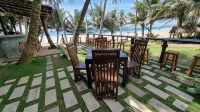 Dickwella Beach Hotel - parking