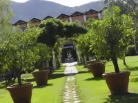 호텔 이세오라고 Chiesa Parrocchiale di San Pietroa 주변 호텔