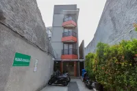 OYO Flagship 90343 Slipi Inn Отели в г. Западная Джакарта