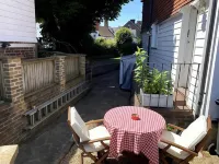Chestnut Tree Cottage, 7 High Street Hotels in Ardingly