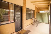 Cherry Lane Apartments Hotels in Tawonga