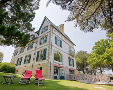 Villa Tri Men Hotels in Combrit
