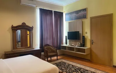 Grand Mansion Hotel Blitar Hotels in Kepanjenkidul