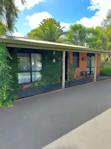 Best Western Colonial Village Motel