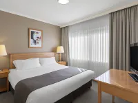 Nesuto Canberra Hotels near كازينو كانبرا