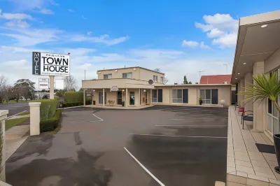 Hamilton Townhouse Motel