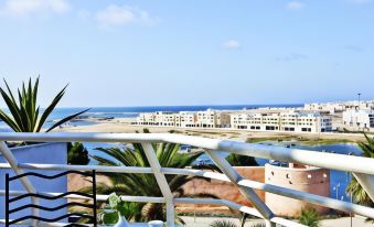 3. Hotel Bo..
