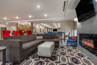 Comfort Inn & Suites Downtown Near University Các khách sạn ở Northport