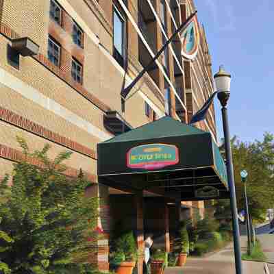 Courtyard Louisville Downtown Hotel Exterior