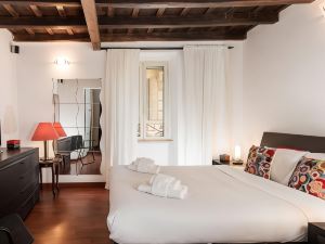 Elena in Roma with 1 Bedrooms and 1 Bathrooms