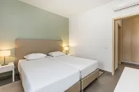 Algarve Race Resort - Apartments Hotels in Mexilhoeira Grande