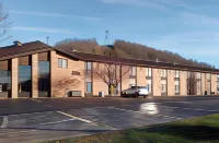 New Martinsville Inn Hotels in Monroe County