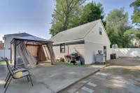 11 Mi to Manhattan: Pet-Friendly Duplex w/ Yard! Hotels in der Nähe von Teaneck Creek Conservancy