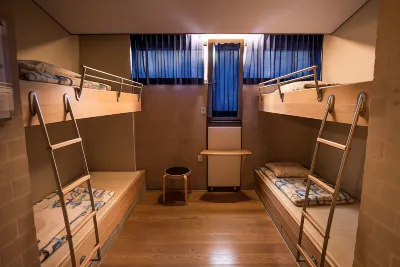 Auberge de Jeunesse de Mons Отели в г. Сен-Гилен