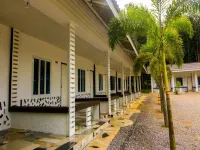 โต๊ะไม้รีสอร์ท โรงแรมในอำเภอ วังจันทร์