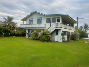 Raina Beach Apartments & Houses