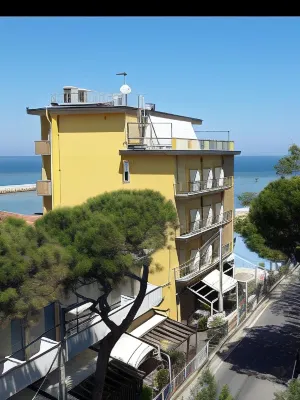 Hotel Crosal Hôtels à : 