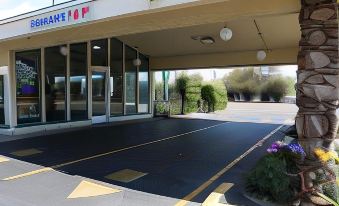 Valli Hi Motel