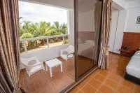 Rashu Hiyaa - balcony