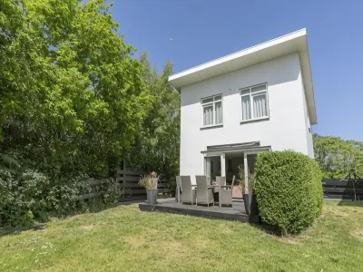 Pretty home with garden