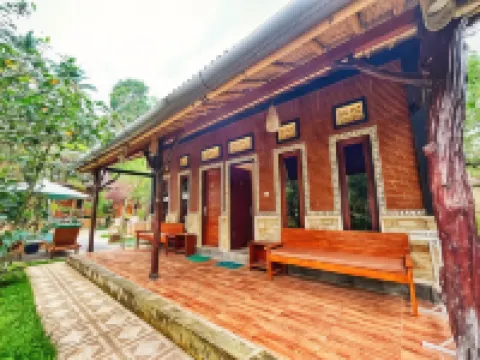 디카라엉 에코 로지 베사키 사원 주변 호텔