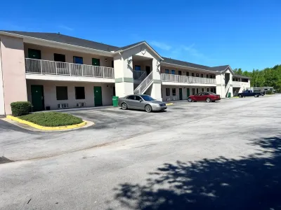 奧古斯塔鄉村壁爐套房飯店 住宿飯店