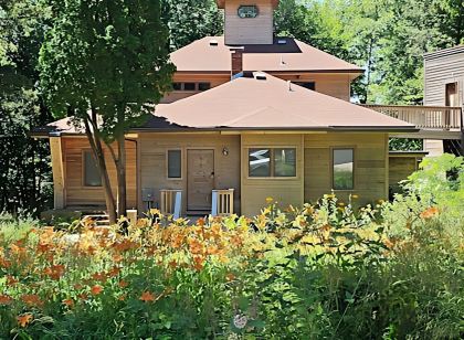Family-Friendly Retreat on Julia Street - Explore Okoboji from Your Doorstep