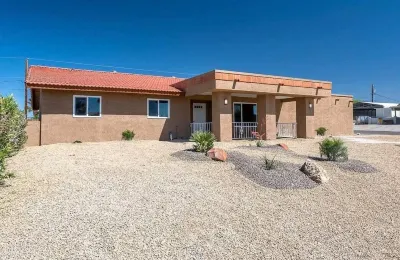Brand New Luxury Vacation Rental close to the Lake!!!
