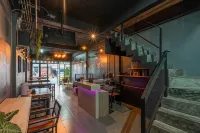 Black Panther Hostel - Nhà nghỉ