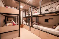 Zostel Mumbai Отели в г. Мумбаи