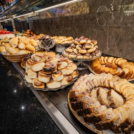 Hotel Mega Polo Отели рядом с достопримечательностью «Сантана»