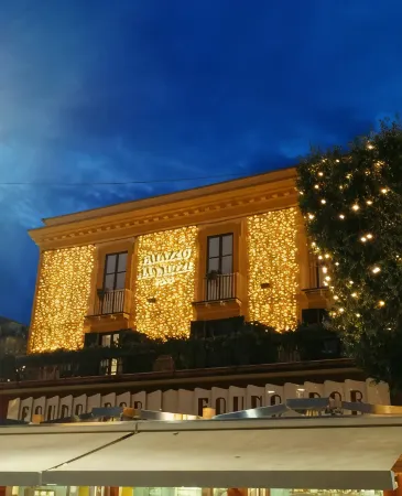 Palazzo Jannuzzi Relais Отели рядом с достопримечательностью «Bagni della Regina Giovanna»