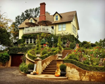 The Inn on Knowles Hill Bed & Breakfast Hotel Hotels in Sonora
