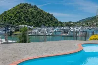 Beachcomber Inn Picton - Pools