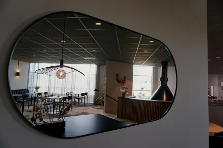 First Hotel Jönköping Отели в г. Йёнчёпинг