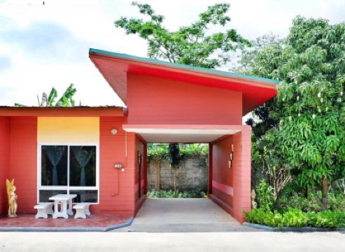 โรงแรมบาหลี บูติก โฮเทล สุราษฎร์ธานี • คาเฟ่ • ข้าวแกง • ตามสั่ง • ก๋วยเตี๋ยว • ผลไม้ตามฤดูกาล