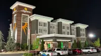 La Quinta Inn & Suites by Wyndham Forsyth Hotels in 
