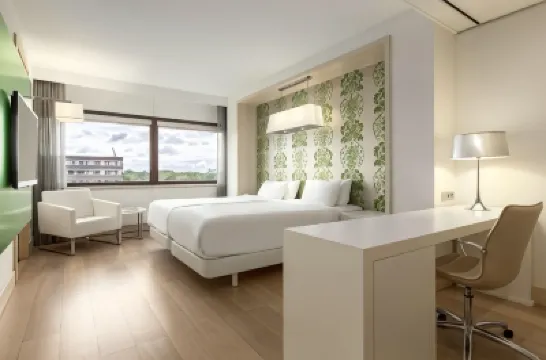 إن إتش أمستردام زويد Hotels near منتزه امستل