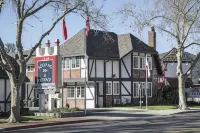 Solvang Inn & Cottages