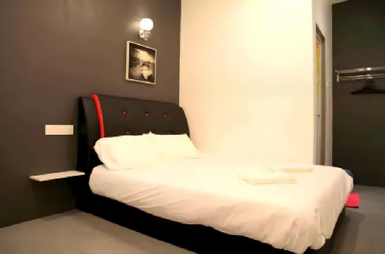 アイランド ホームステイ オランダ要塞周辺のホテル