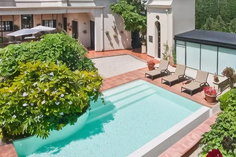 德爾卡斯科酒店