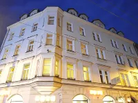 Kosmopolita Rooms Hotels near Nova Gallery