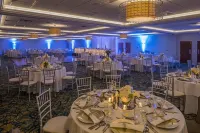 Crowne Plaza Suites Pittsburgh South